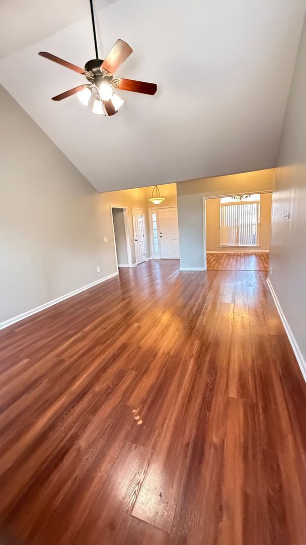 Building Photo - HOME FOR LEASE 4 BR 2 BATH RANCHSTYLE  SPLIT FLOOR PLAN AND OPEN  LARGE  FENCED BACKYARD  CONVENI...