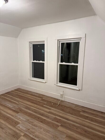 Building Photo - 103 Walnut St