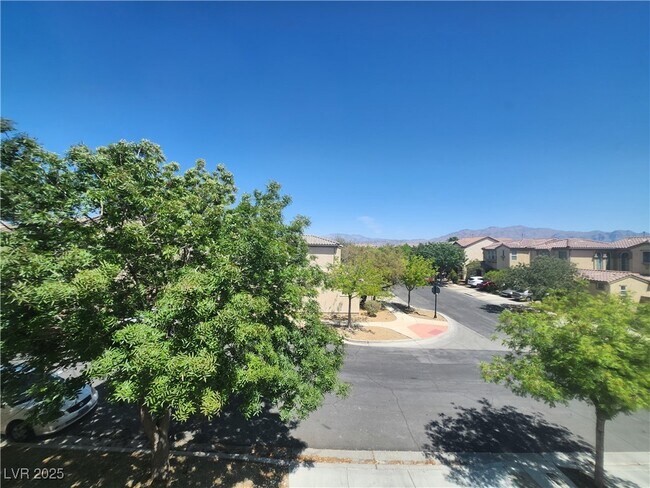 Building Photo - 8521 W Kellman Ave