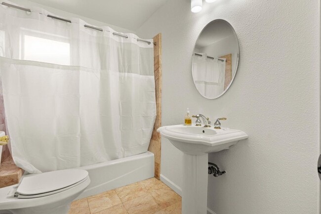 Building Photo - 5525 Amby Dr
