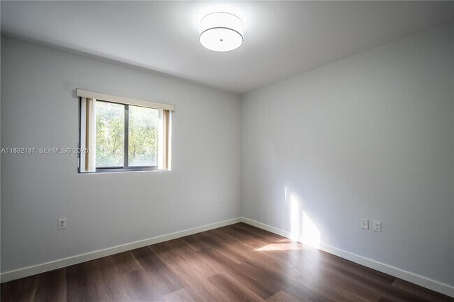 Building Photo - 300 Majorca Ave