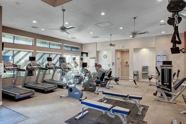 Building Photo - Mira Villa