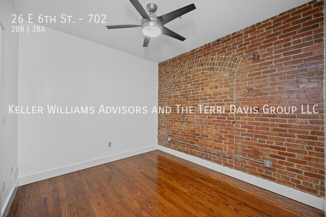 Building Photo - 26 E 6th St
