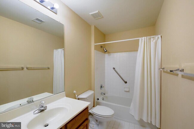 Building Photo - 303 Inspiration Ln