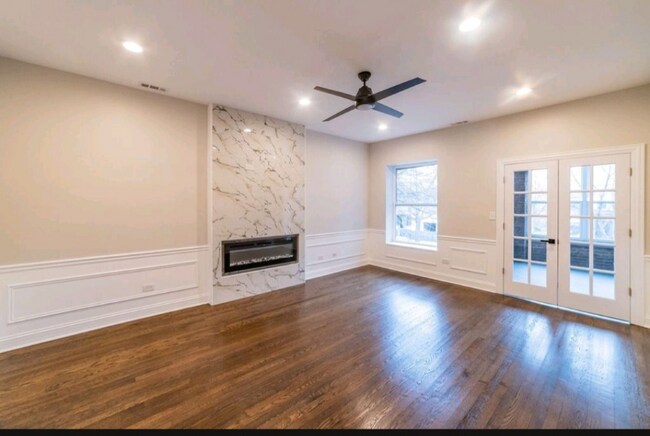 Building Photo - 5824 S Michigan Ave