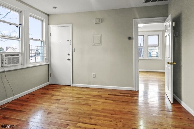 Building Photo - 117 Parkview Terrace