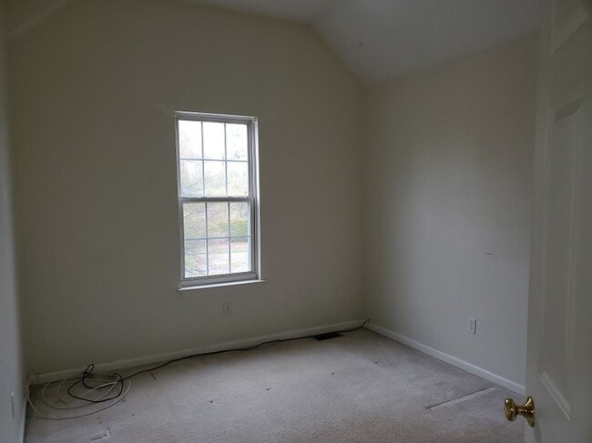 Building Photo - Warm and Inviting Marlborough Single Family Rental Opportunity