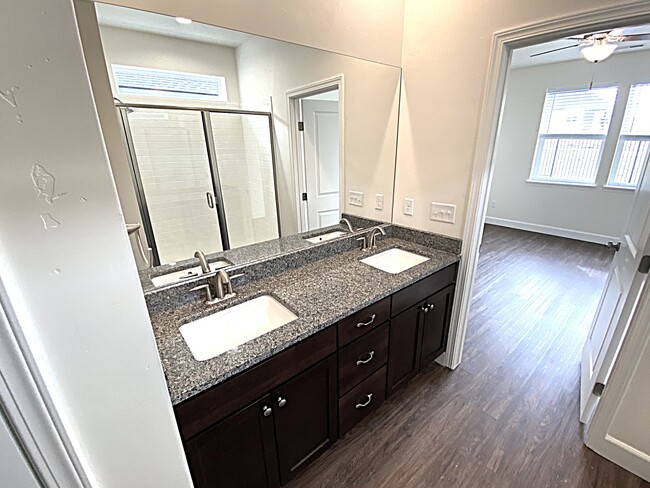 Building Photo - 309 E Sicily Dr