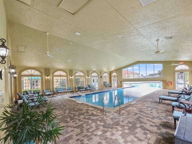 Building Photo - 5058 Glenville Dr