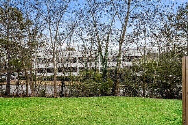 Building Photo - 1510 Vernon Blvd