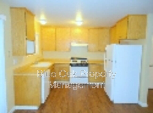 Building Photo - 403 Maple St