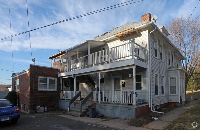 Building Photo - 435 W Main St