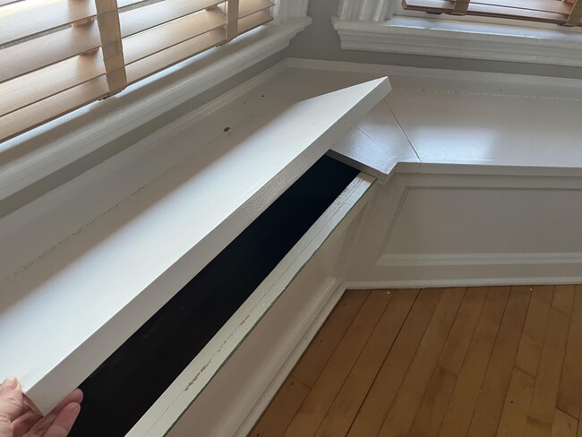 Building Photo - 322 Spring St