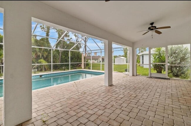 Building Photo - 1040 Bay Harbor Dr
