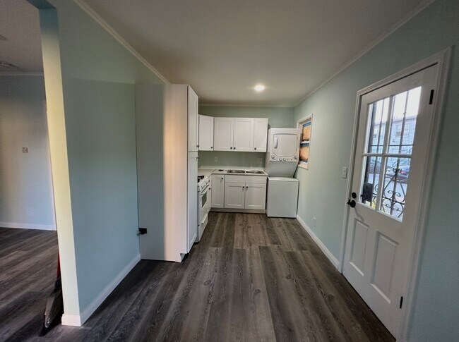 Building Photo - LA Projects LLC