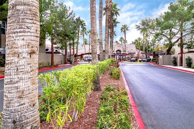 Building Photo - 5055 W Hacienda Ave