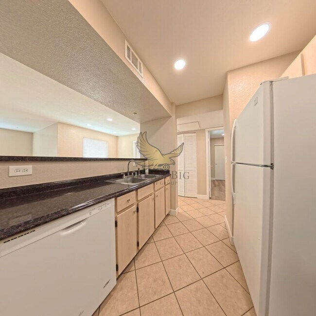 Building Photo - 8101 W Flamingo Rd