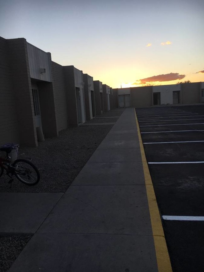 Building Photo - West Hill Apartments