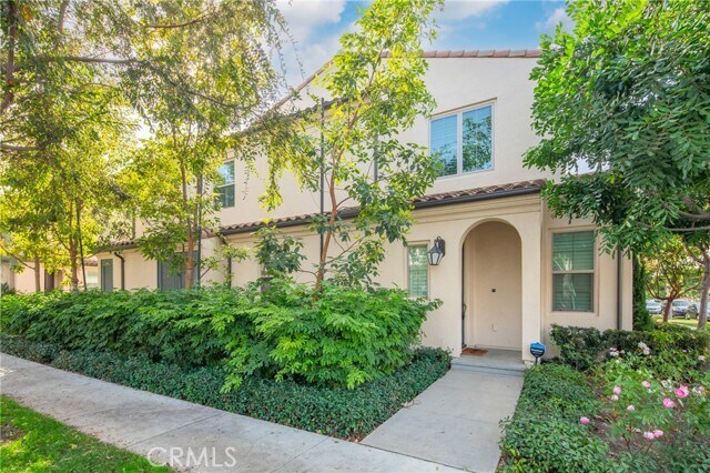 Building Photo - 328 Floral View