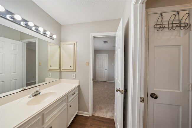 Building Photo - 3423 Berry Grove Dr