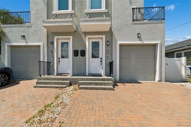Building Photo - 2113 W Cass St