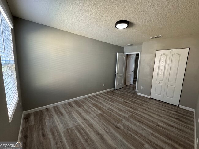 Building Photo - 217 Brooklet Cir