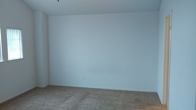 Building Photo - 2 Story home in NE Fresno, Clovis Schools ...