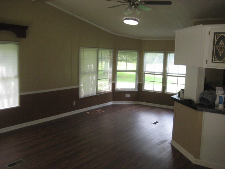 Building Photo - 13915 Monarch Way