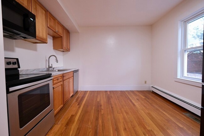 Building Photo - 26 Cleveland St