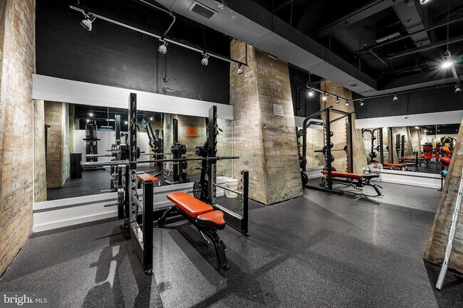 Building Photo - 1200 Steuart St