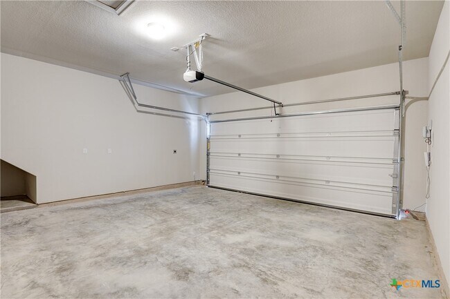 Building Photo - 130 Hidden Branch Cv