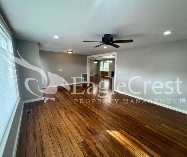 Building Photo - Two Bedroom, One Bathroom House with Fence...