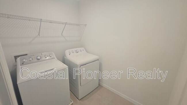 Building Photo - 233 Aquamarine Ln