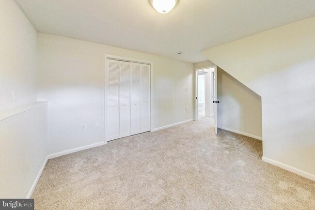 Building Photo - 6307 Willow Way