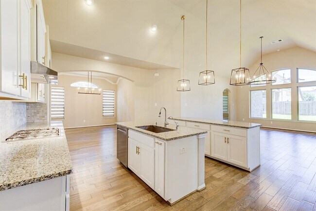 Building Photo - 29302 Wood Lily Dr