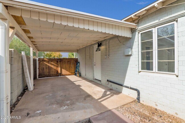Building Photo - 3015 N 17th Ave