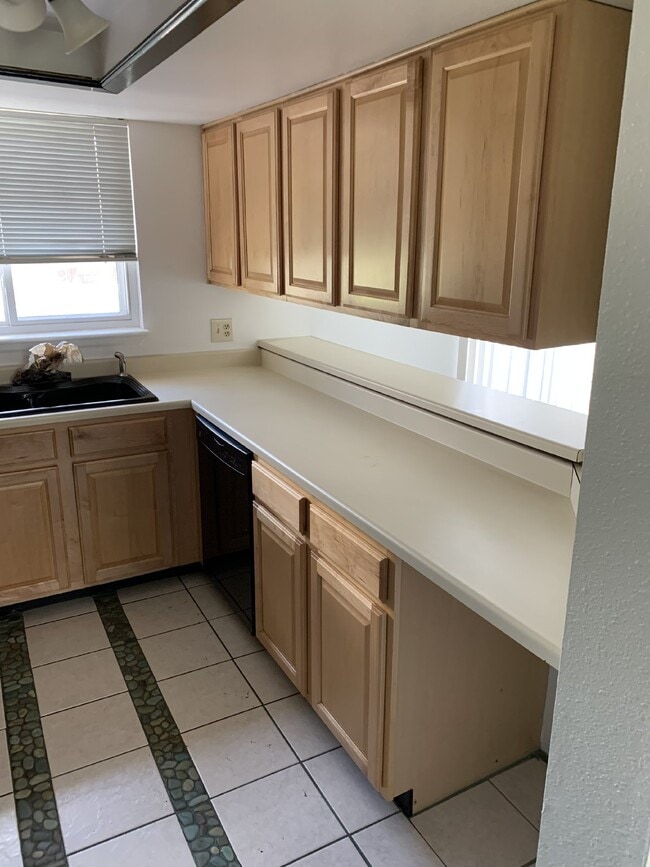Building Photo - 2 Bdrm/2Bath with 2 Car Garage