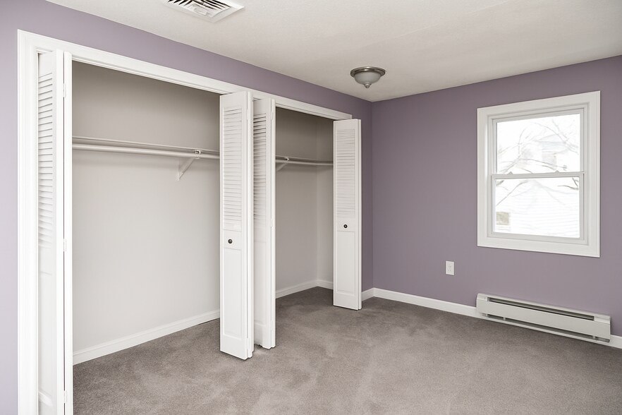 Building Photo - 47 Oak Island St