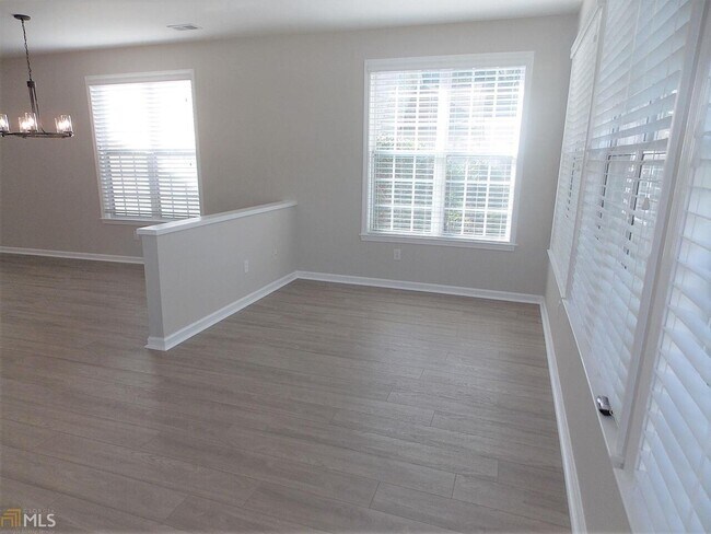 Building Photo - 2310 Applegate Ln