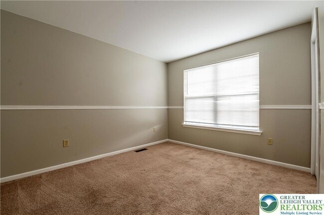 Building Photo - 11 Cobblestone Dr