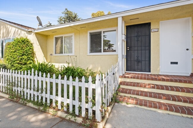 Building Photo - 9620 Braddock Dr