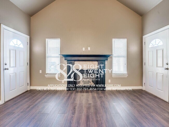 Building Photo - NEW TO THE MARKET!  Spacious 4 Bed/2 Bath Near very Close to Campus!!