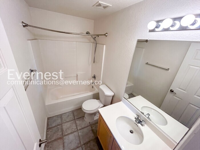Building Photo - 11221 Salentino Ave
