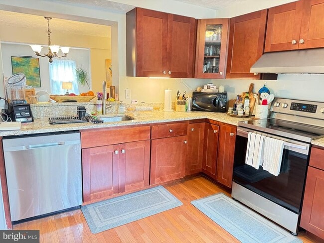 Building Photo - 1549 Autumn Ridge Cir