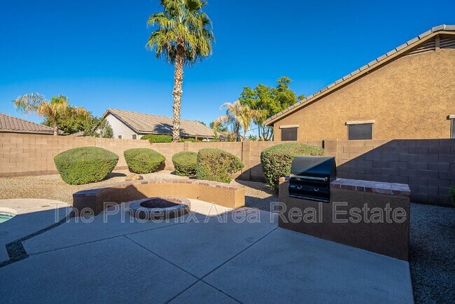 Building Photo - 110 W Cardinal Way