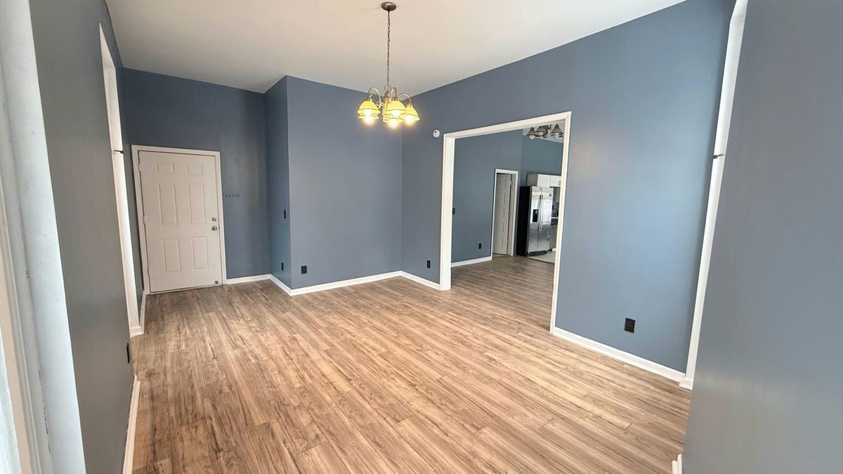 Building Photo - 12 Tyler St