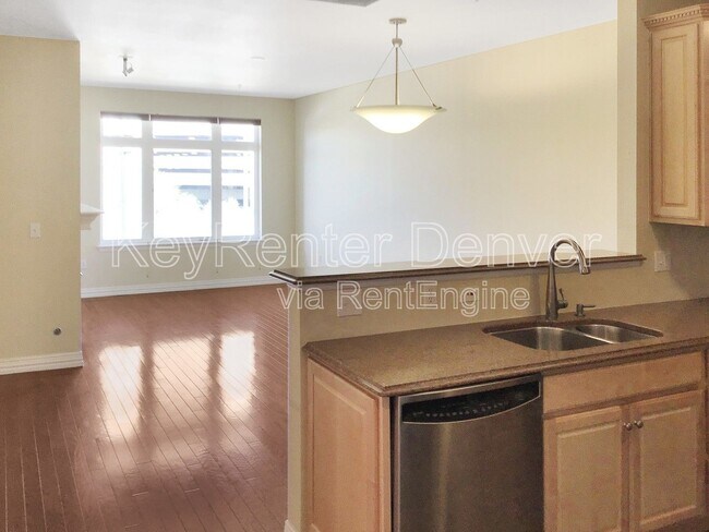 Building Photo - 2700 E Cherry Creek S Dr