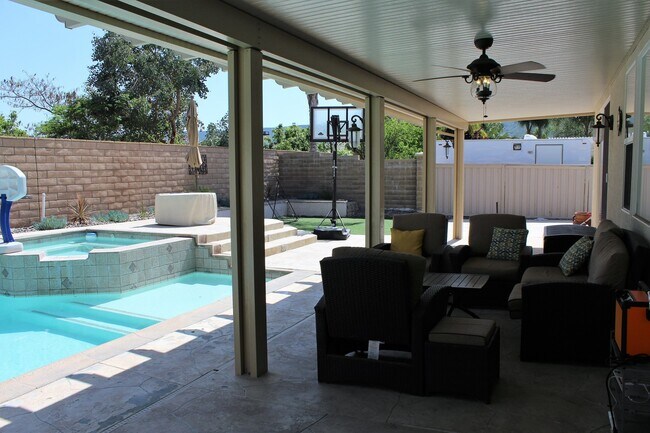 Building Photo - Beautiful 4 Bed 2.5 Ba, Single Story Pool Home with RV/Boat Parking