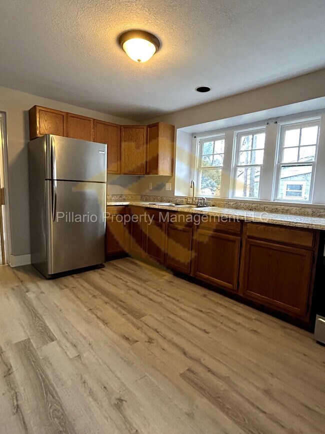 Building Photo - 631 Second Street