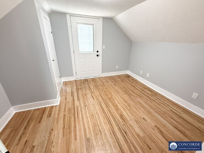 Building Photo - 3210 S 48th St